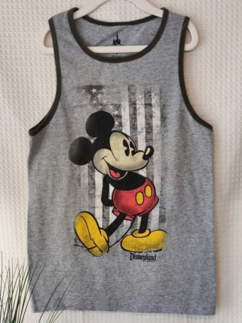 Disney Park's Boys Gray Mickey Mouse/Flag Tank Top Size Small
